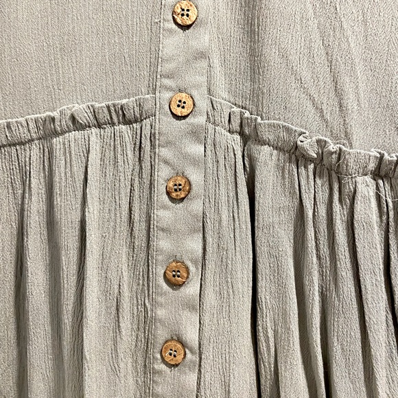 New, sage green top - Picture 5 of 6